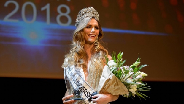 A espanhola Angela Ponce foi a primeira transexual a vencer um concurso de Miss, e iniciou a discusso sobre o assunto