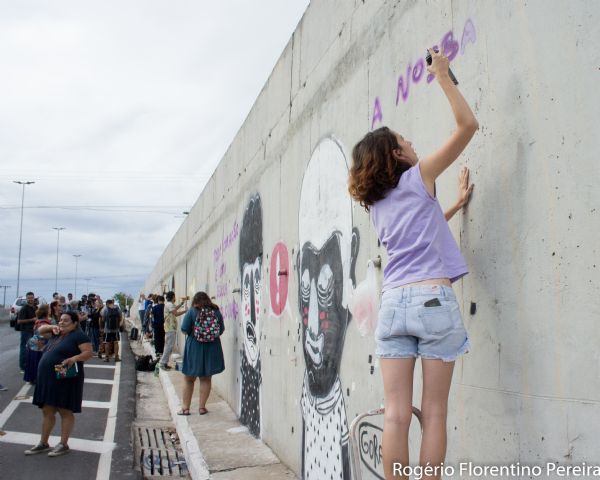 Artistas ocupam trincheira Jurumirin e protestam contra priso de grafiteiros ;  Veja fotos
