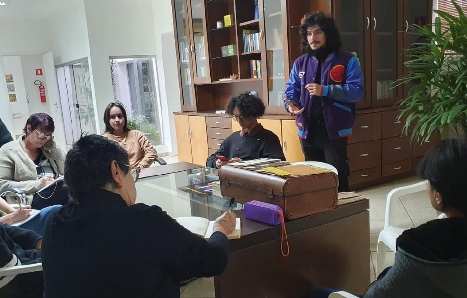 Oficina gratuita prope criao de poemas a partir de sinais grficos em Cuiab