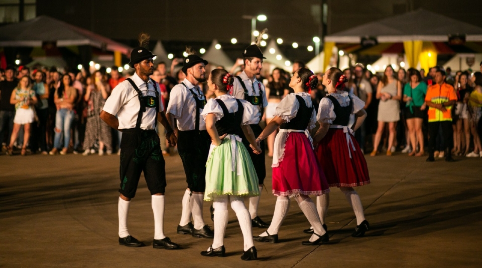 Após dois anos, Oktoberfest Louvada está de volta em Cuiabá e traz Barão Vermelho