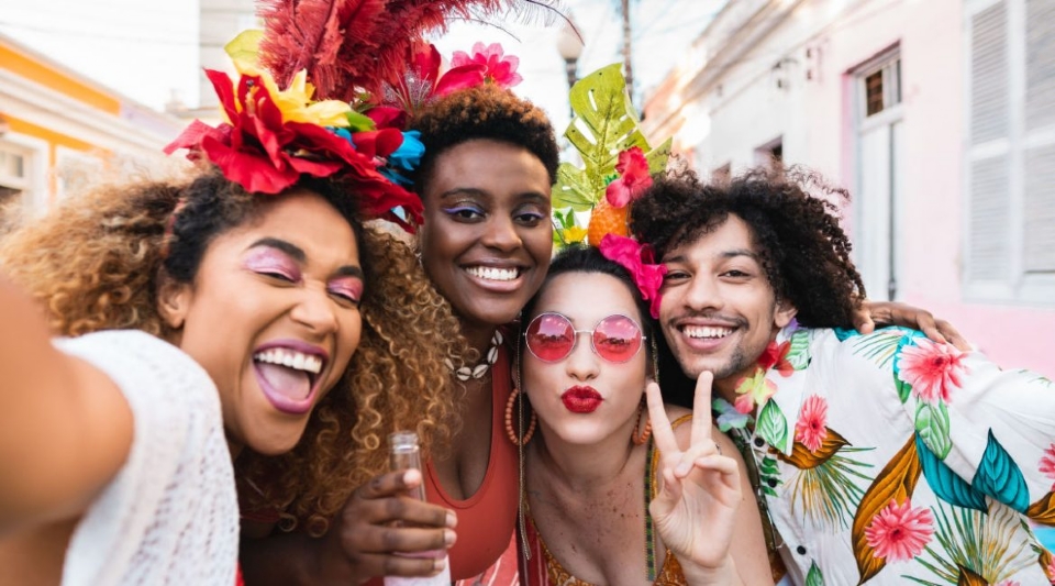 Procura por viagens no Carnaval cresce mais de 45%, segundo a CVC; confira os destinos mais vendidos