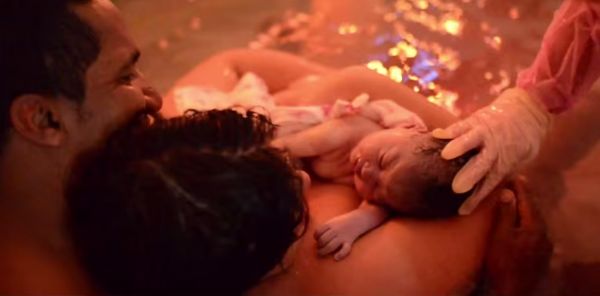 Fotgrafa de parto humanizado de Cuiab tem imagem mostrada em clipe de Pharrell Williams