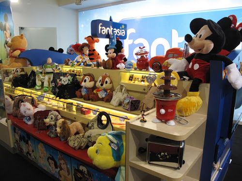 Loja que comercializa produtos licenciados de personagens infantis ser inaugurada no dia 10/10, no Goiabeira Shopping, em Cuiab