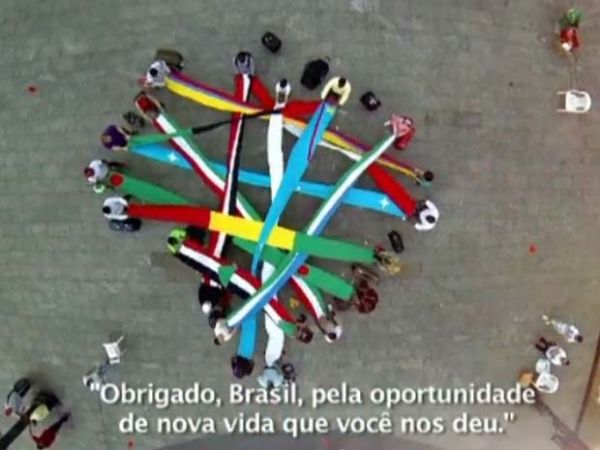Refugiados gravam msica e vdeo em que agradecem abrigo no Brasil