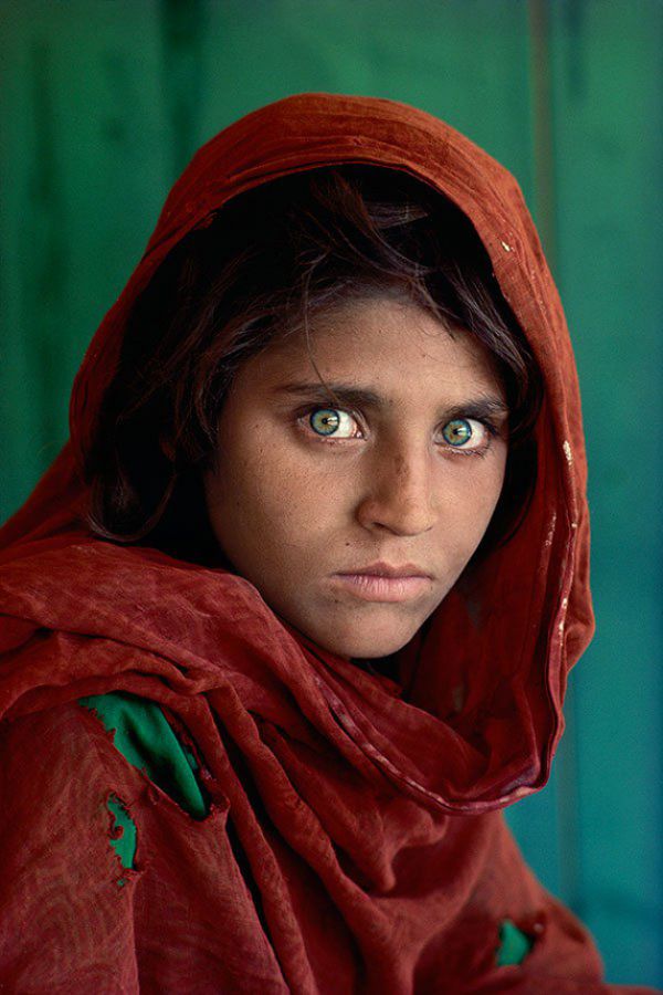 Fotgrafo Steve McCurry capta olhares como ningum;  Veja fotos 