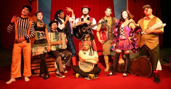 Teatro Mgico apresenta show indito em Cuiab nesta sexta-feira;  ingressos  venda
