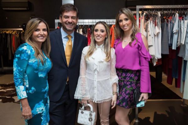 Com palestra sobre amor,  moda e o glamour, Bruno Astuto encanta clientes da Vila Konceito