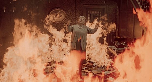 'Encontros com Cinema' exibe 'Fahrenheit 451' no ciclo em homenagem aos 75 anos do Cine Teatro