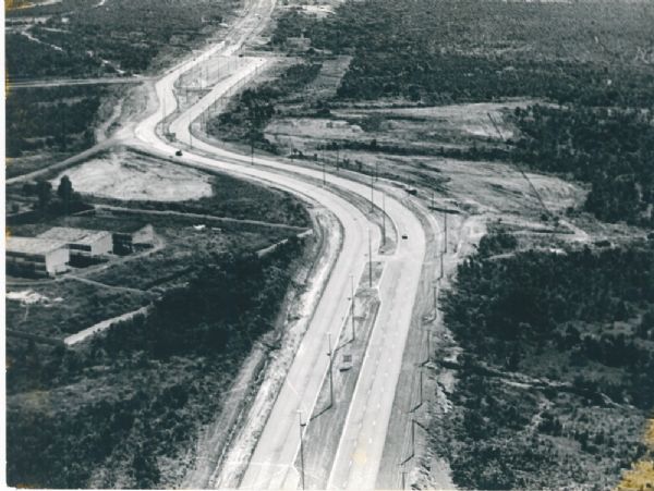 A partir da dcada de 1970, a cidade assistiu ao incio de grandes obras, como a avenida do CPA.