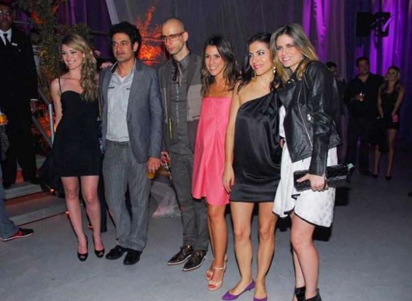 Kika Martinez, Lo Madeira, Caz Peanha, Sarah Oliveira, Marina Person e Didi Wagner, todos ex-VJs da MTV no VMB de 2009. Nenhum deles volta na nova MTV