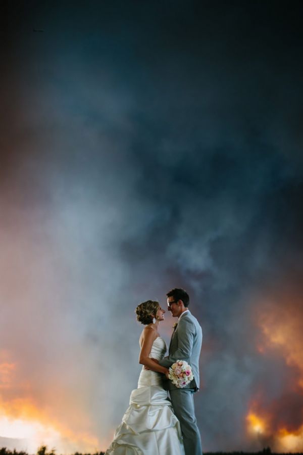 Incndio em casamento vira cenrio de ensaio fotogrfico; Veja fotos