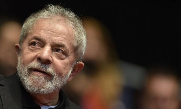 Historiadora de Cuiabá reúne cartas enviadas para ex-presidente Lula e transforma em livro